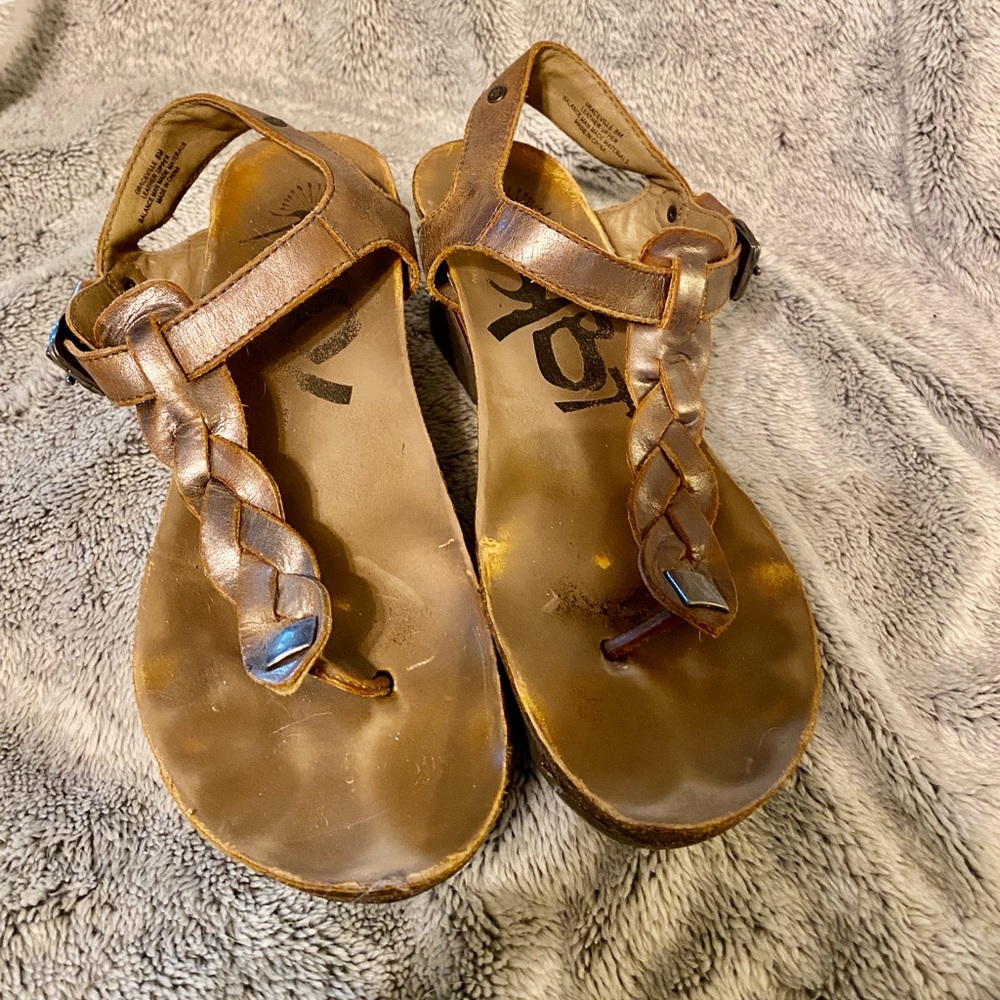 OTBT Graceville Pewter Wedge Braided Thong Sandal. 8M. Still lots of life left!